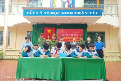 TRƯỜNG THCS LƯƠNG THẾ VINH TỔ CHỨC TUYÊN TRUYỀN PHÁP LUẬT CHO HỌC SINH